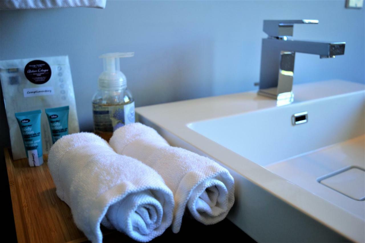 Simply Luxury Stays Отава Екстериор снимка