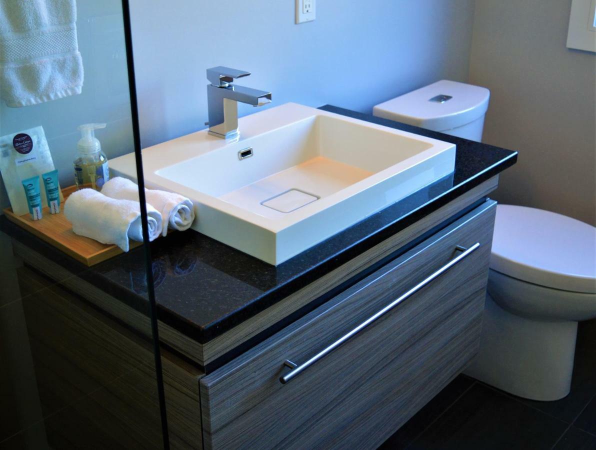 Simply Luxury Stays Отава Екстериор снимка
